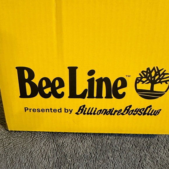 Practically NIB Timberland Beeline boots - Picture 15 of 16